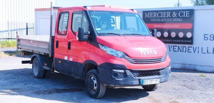 IVECO 35C120 BENNE DOUBLE CABINE – DIESEL – 72234 KMS – ANNEE 2018 ROUGE EX-297-YF