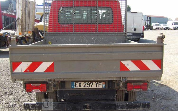 IVECO 35C120 BENNE DOUBLE CABINE – DIESEL – 72234 KMS – ANNEE 2018 ROUGE EX-297-YF