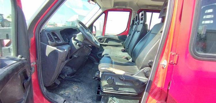 IVECO 35C120 BENNE DOUBLE CABINE – DIESEL – 72234 KMS – ANNEE 2018 ROUGE EX-297-YF