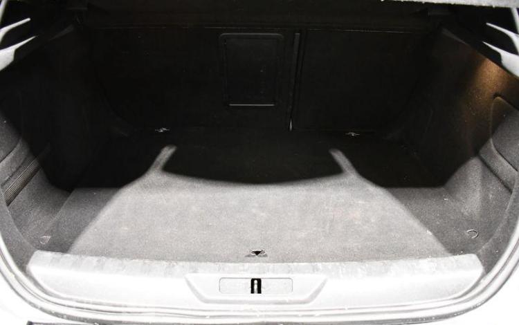 PEUGEOT 308 1.5 BLUEHDI 130 GT LINE GRIS FB-221-NY