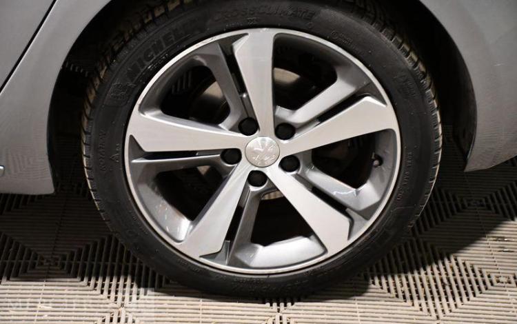 PEUGEOT 308 1.5 BLUEHDI 130 GT LINE GRIS FB-221-NY