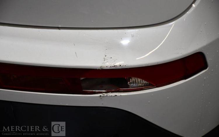 DS DS7 CROSSBACK 1.5 BLUEHDI 130 SOCHIC EAT
 BLANC FC-110-SE