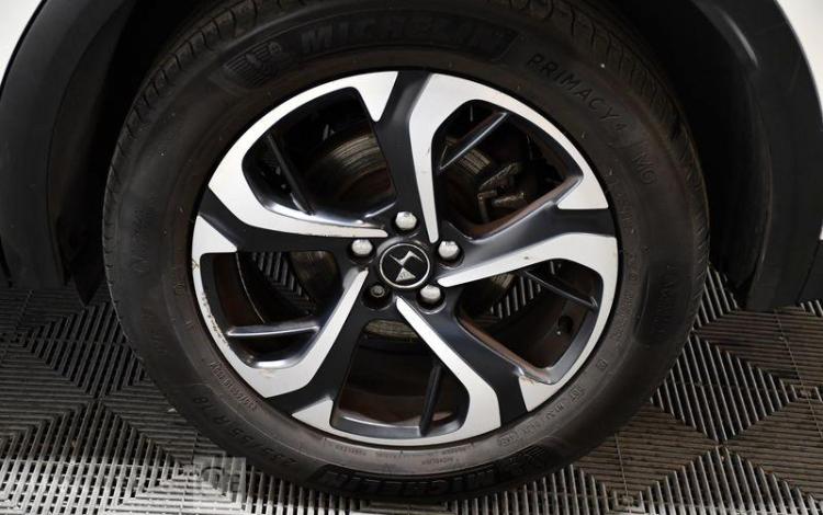 DS DS7 CROSSBACK 1.5 BLUEHDI 130 SOCHIC EAT
 BLANC FC-110-SE