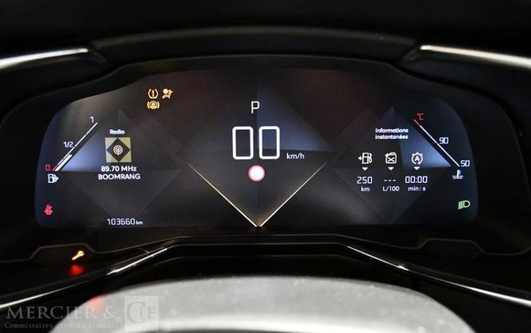 DS DS7 CROSSBACK 1.5 BLUEHDI 130 SOCHIC EAT
 BLANC FC-110-SE