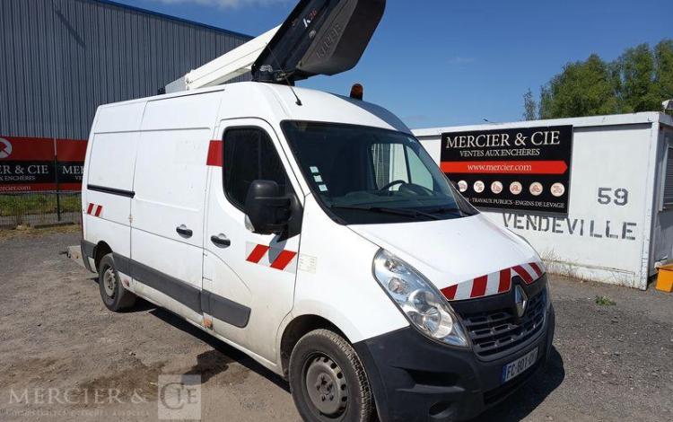 RENAULT MASTER AVEC NACELLE KLUBB K26 12A14M – DIESEL – 1662 HEURES – 111541 KMS BLANC FC-801-QV