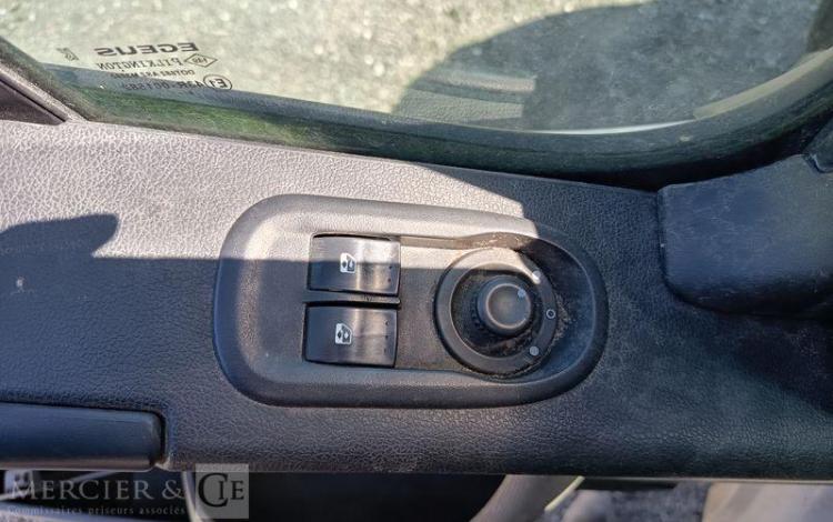 RENAULT MASTER AVEC NACELLE KLUBB K26 12A14M – DIESEL – 1662 HEURES – 111541 KMS BLANC FC-801-QV