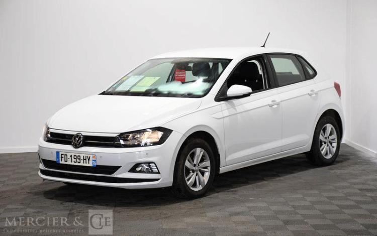 VOLKSWAGEN POLO BLANC FD-199-HY