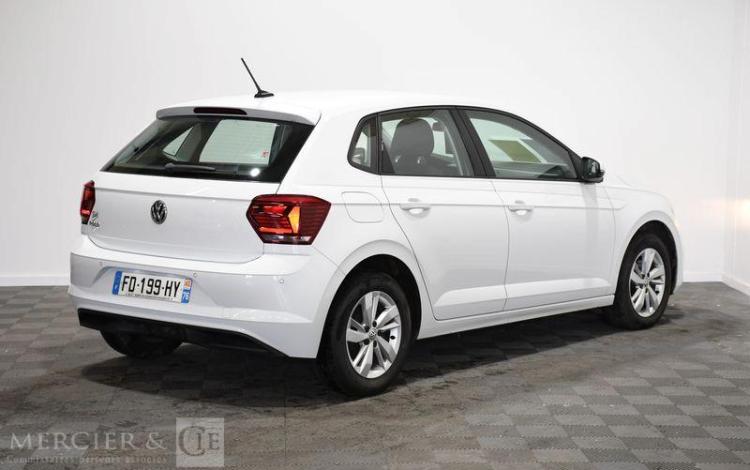VOLKSWAGEN POLO BLANC FD-199-HY