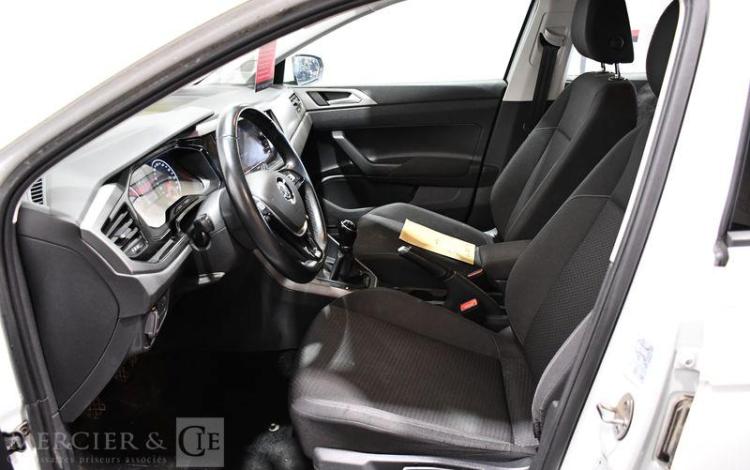 VOLKSWAGEN POLO BLANC FD-199-HY