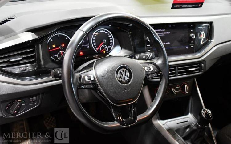 VOLKSWAGEN POLO BLANC FD-199-HY