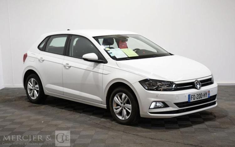 VOLKSWAGEN POLO BLANC FD-200-HY