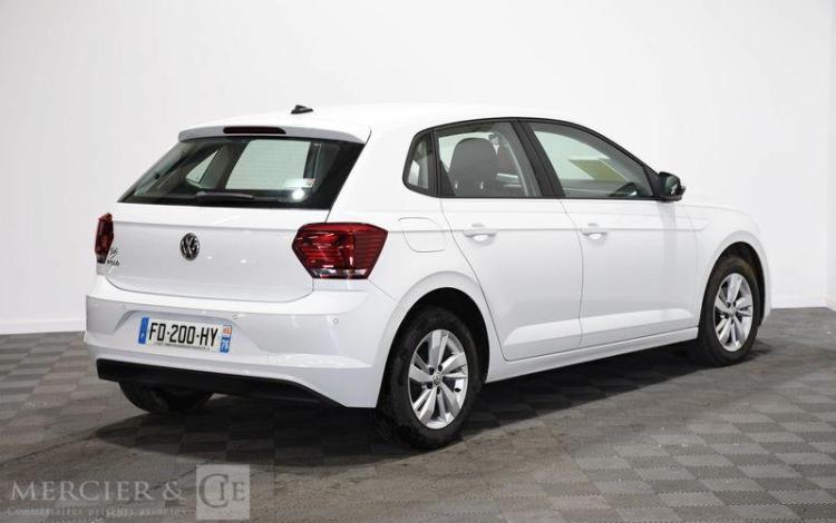 VOLKSWAGEN POLO BLANC FD-200-HY