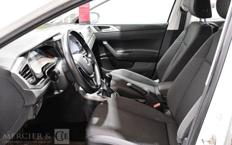 VOLKSWAGEN POLO BLANC FD-200-HY