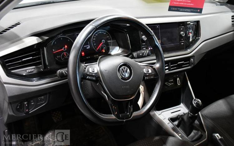 VOLKSWAGEN POLO BLANC FD-200-HY