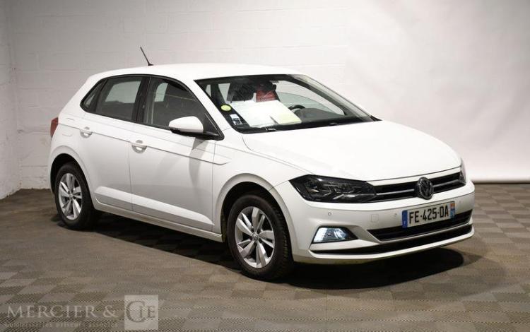 VOLKSWAGEN POLO BLANC FE-425-DA