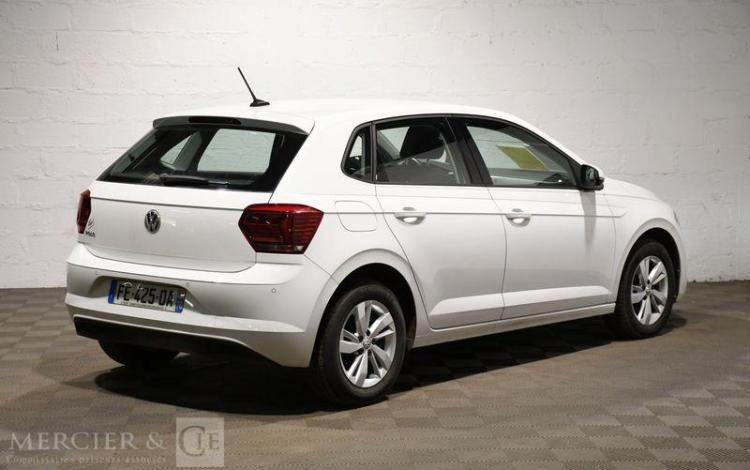 VOLKSWAGEN POLO BLANC FE-425-DA