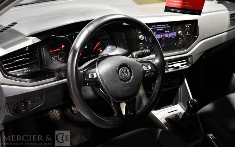 VOLKSWAGEN POLO BLANC FE-425-DA