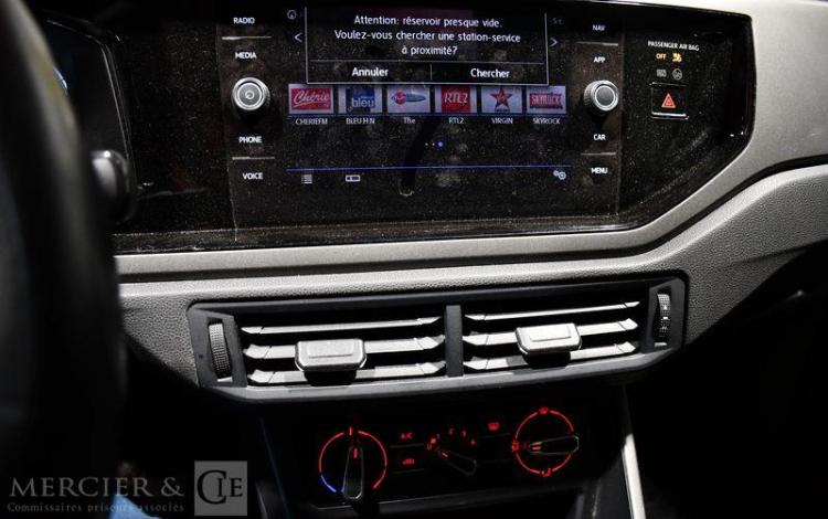VOLKSWAGEN POLO BLANC FE-425-DA