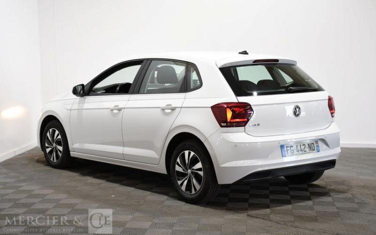 VOLKSWAGEN POLO BLANC FG-442-ND