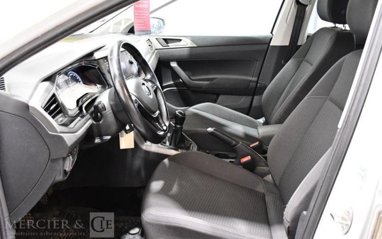 VOLKSWAGEN POLO BLANC FG-442-ND