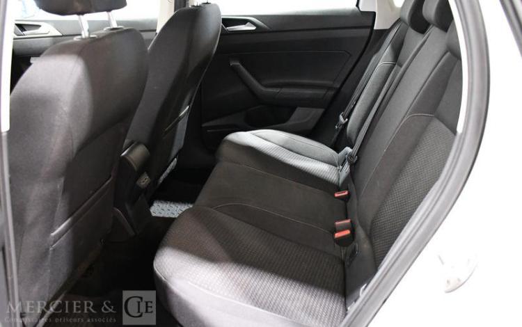 VOLKSWAGEN POLO BLANC FG-442-ND