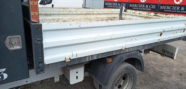 RENAULT MASTER BENNE 2.3 BLUEDCI 130 35 L3 RJ COFFRE BLANC FG-592-EB