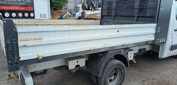 RENAULT MASTER BENNE 2.3 BLUEDCI 130 35 L3 RJ COFFRE BLANC FG-592-EB