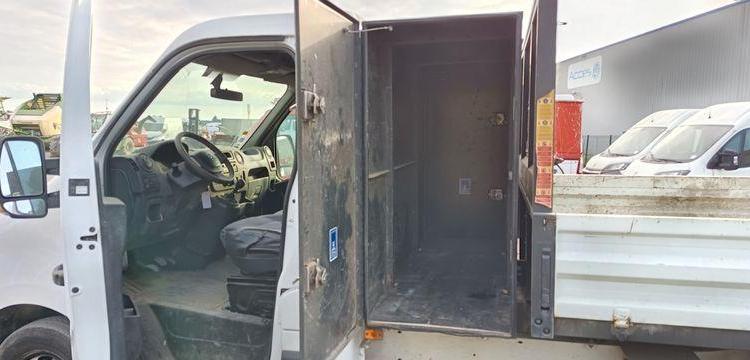 RENAULT MASTER 3 2,3D 16V ENERGY 130 CV BENNE AVEC COFFRE ACIER DIESEL – 107585 KMS BLANC FH-777-CB