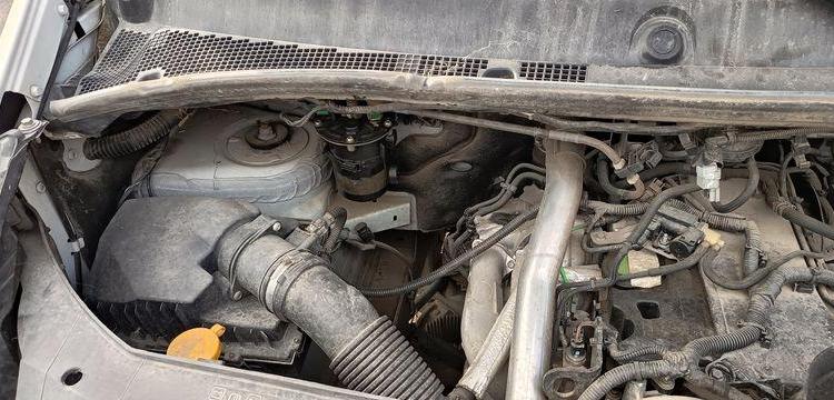 RENAULT MASTER 3 2,3D 16V ENERGY 130 CV BENNE AVEC COFFRE ACIER DIESEL – 107585 KMS BLANC FH-777-CB