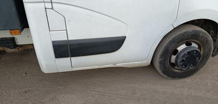 RENAULT MASTER 3 2,3D 16V ENERGY 130 CV BENNE AVEC COFFRE ACIER DIESEL – 107585 KMS BLANC FH-777-CB