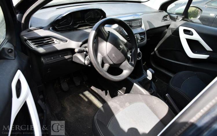 PEUGEOT 208 1.2 PURETECH 70 LIKE NOIR FJ-909-FT