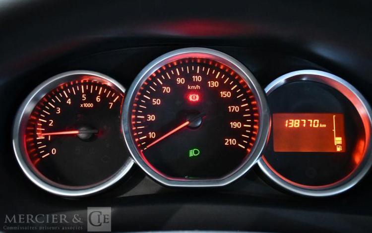 DACIA SANDERO BLEU FL-725-EH