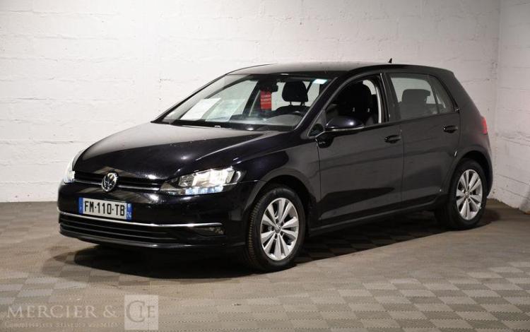 VOLKSWAGEN GOLF NOIR FM-110-TB