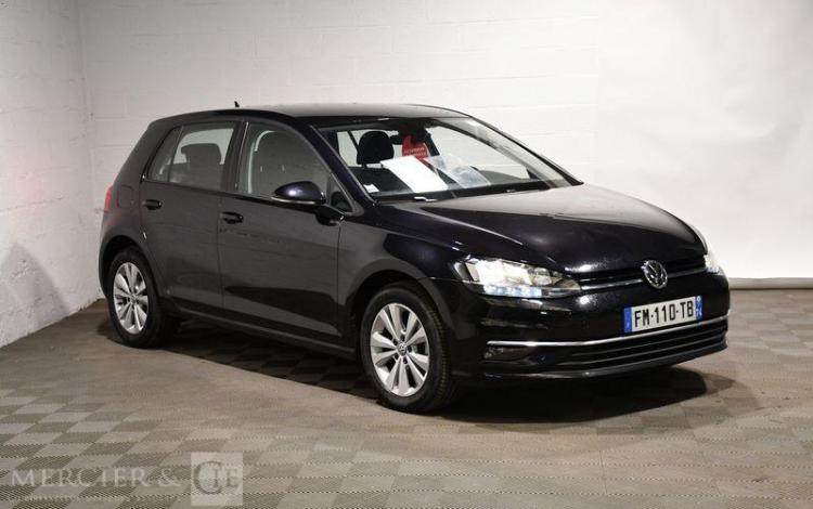 VOLKSWAGEN GOLF NOIR FM-110-TB