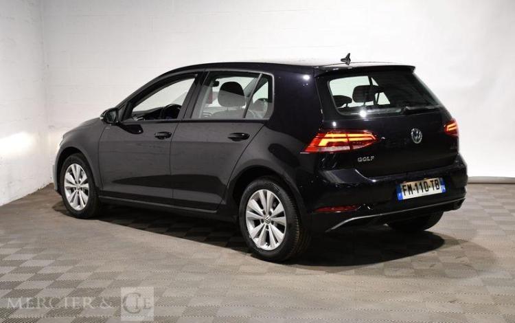 VOLKSWAGEN GOLF NOIR FM-110-TB