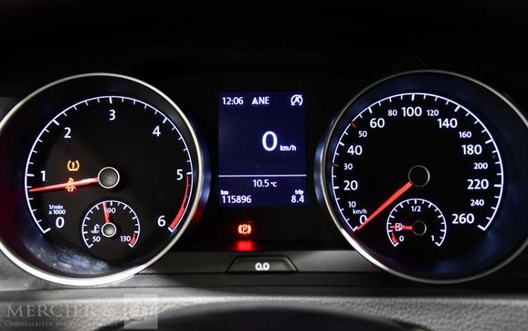 VOLKSWAGEN GOLF NOIR FM-110-TB