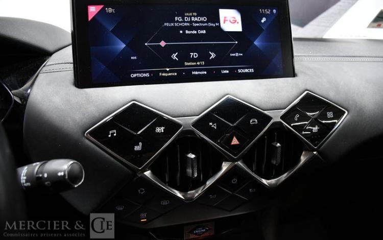 DS DS3 CROSSBACK BLUEHDI 130 GRIS FN-002-ZE