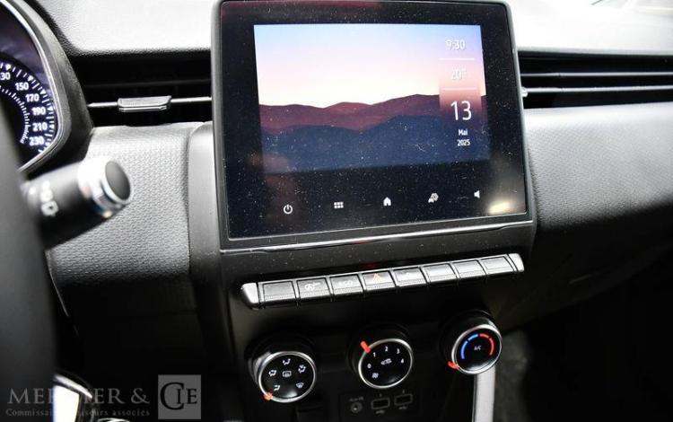 RENAULT CLIO SOCIETE 1.5 BLUEDCI 85 AIR NAV
 BLANC FP-787-RR