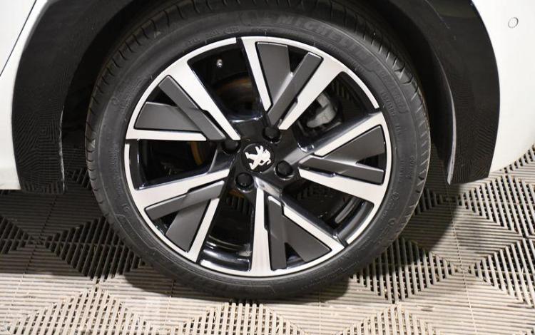 PEUGEOT 208 1.2 PURE TECH GT LINE BLANC FQ-409-ZN