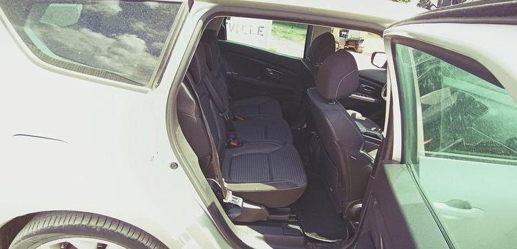 RENAULT GRAND SCENIC IV 1.7 BLUEDCI 120 BUSINESS DIESEL – 160387 KMS – ANNEE 2020 GRIS FQ-883-YY