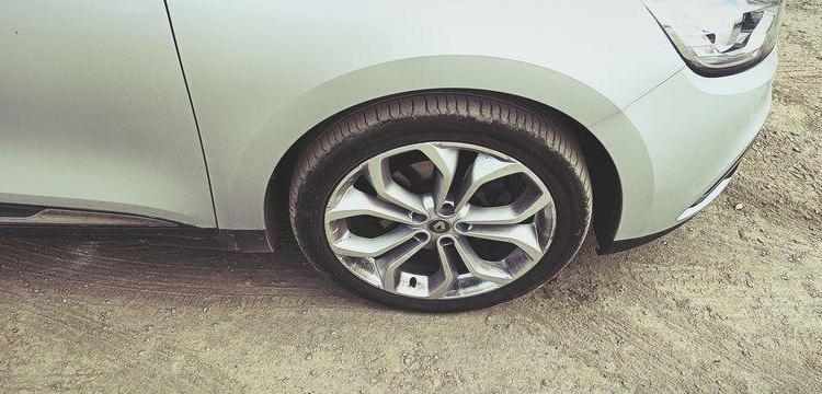 RENAULT GRAND SCENIC IV 1.7 BLUEDCI 120 BUSINESS DIESEL – 160387 KMS – ANNEE 2020 GRIS FQ-883-YY