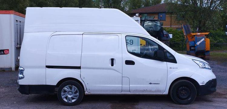 NISSAN e-NV200 OPTIMA FG 4P XL 40KWH – ELECTRIQUE – 47702 KMS – ANNEE 2020 BLANC FR-584-PA