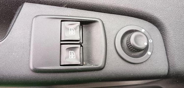 RENAULT TRAFIC3 PHASE 2 L2H1 1300 20,DCI 16V 120 CV – DIESEL – 153901 KMS – ANNEE 2020 BLANC FS-893-TY
