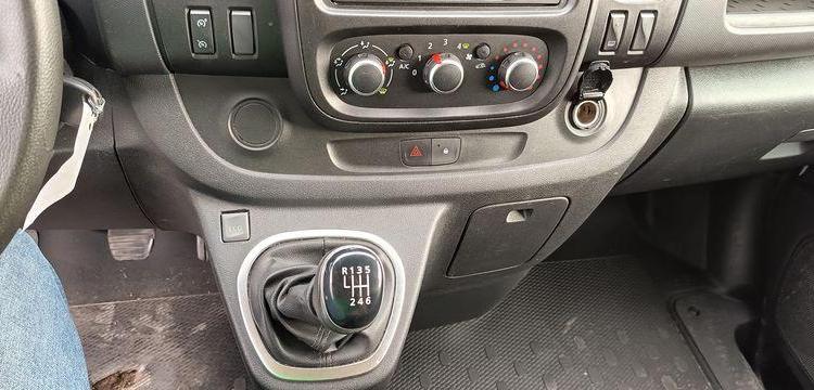 RENAULT TRAFIC3 PHASE 2 L2H1 1300 20,DCI 16V 120 CV – DIESEL – 153901 KMS – ANNEE 2020 BLANC FS-893-TY