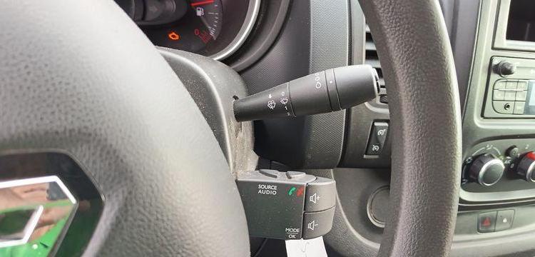 RENAULT TRAFIC3 PHASE 2 L2H1 1300 20,DCI 16V 120 CV – DIESEL – 153901 KMS – ANNEE 2020 BLANC FS-893-TY