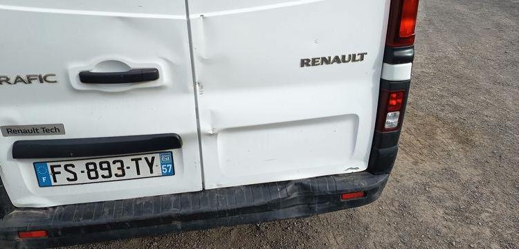 RENAULT TRAFIC3 PHASE 2 L2H1 1300 20,DCI 16V 120 CV – DIESEL – 153901 KMS – ANNEE 2020 BLANC FS-893-TY