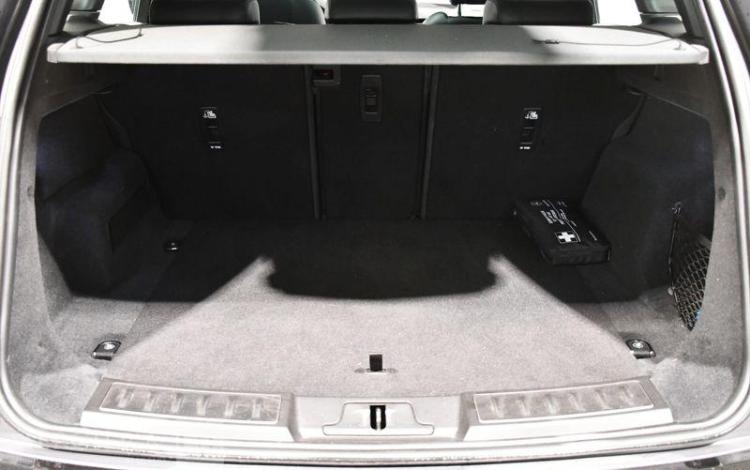 LAND ROVER EVOQUE 2,0 D150 R-DYNAMIC GRIS FT-712-XN
