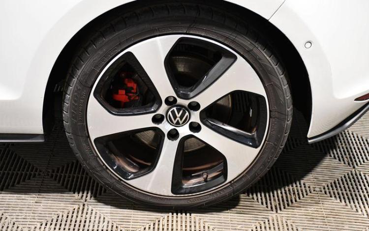VOLKSWAGEN GOLF 2,0 TSI 230CH BLUEMOTION GTI PERFORMANCE BLANC FT-756-ZR