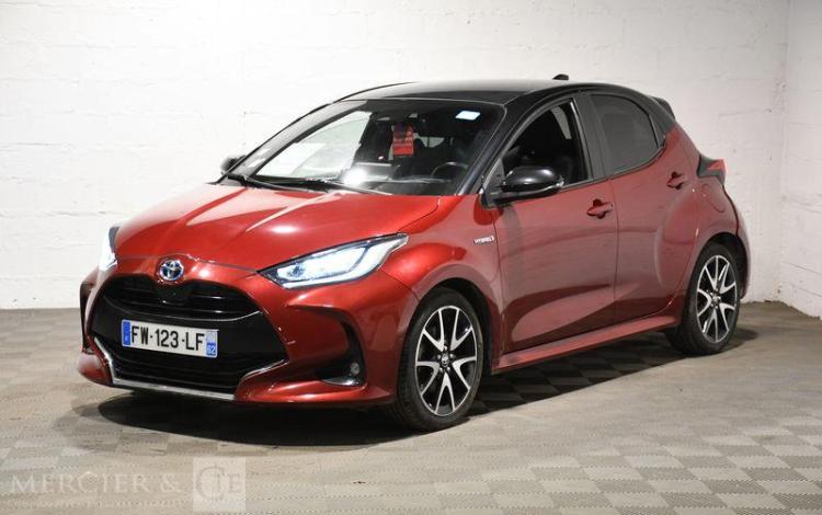 TOYOTA YARIS HYBRID NG 116H COLLEC PANO TECH BORDEAUX FW-123-LF