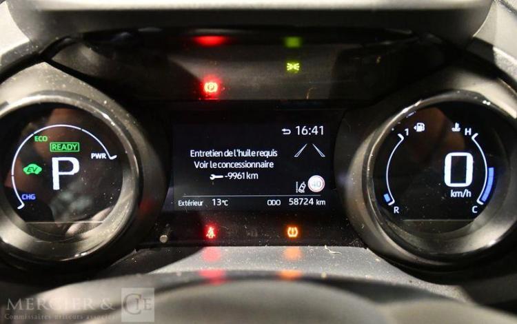 TOYOTA YARIS HYBRID NG 116H COLLEC PANO TECH BORDEAUX FW-123-LF